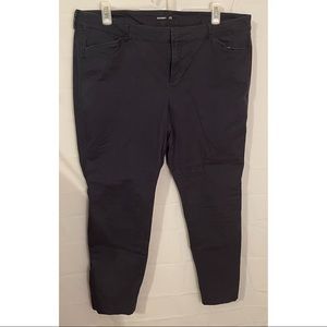 Old Navy ankle length pants, size 18, navy blue